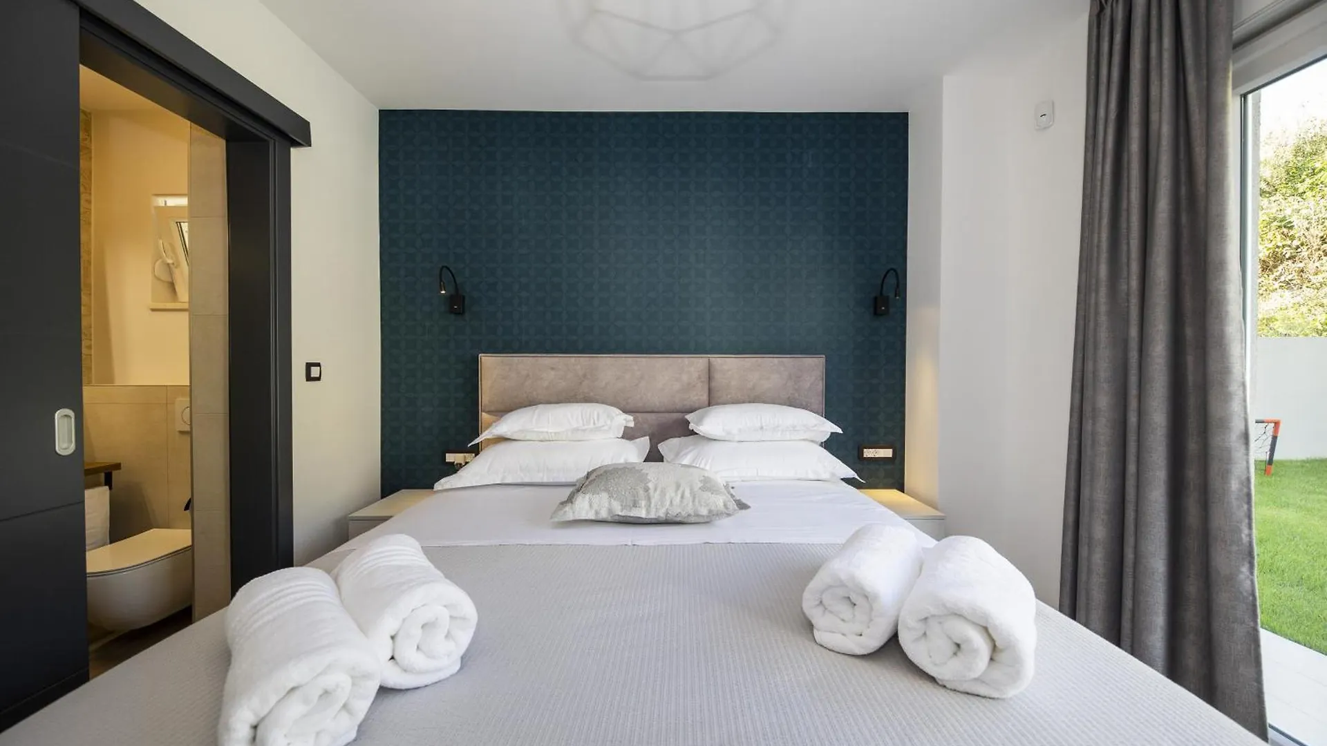 Villa Mary Lou With Heated Pool Zadar