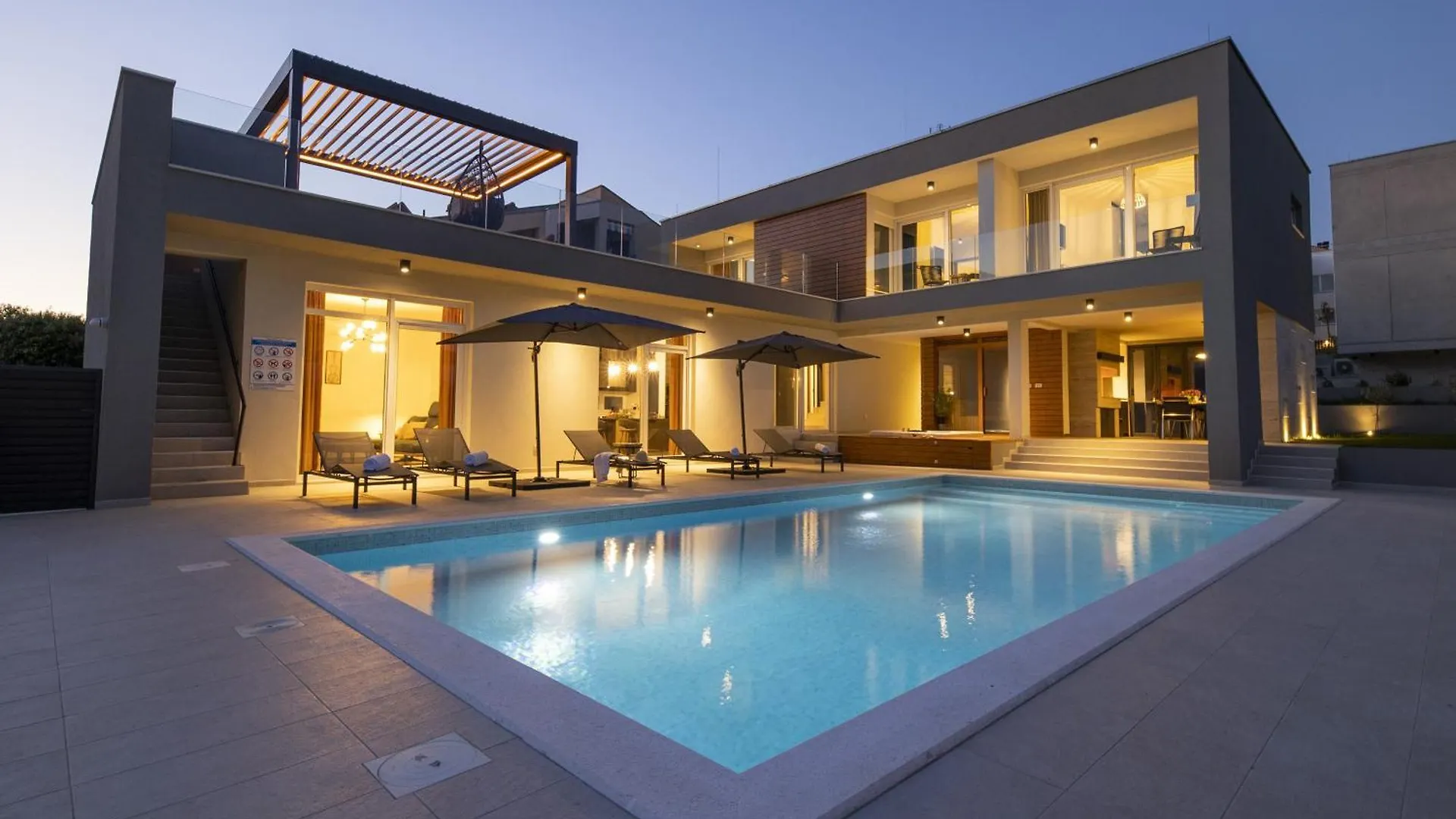 Villa Mary Lou With Heated Pool Zadar