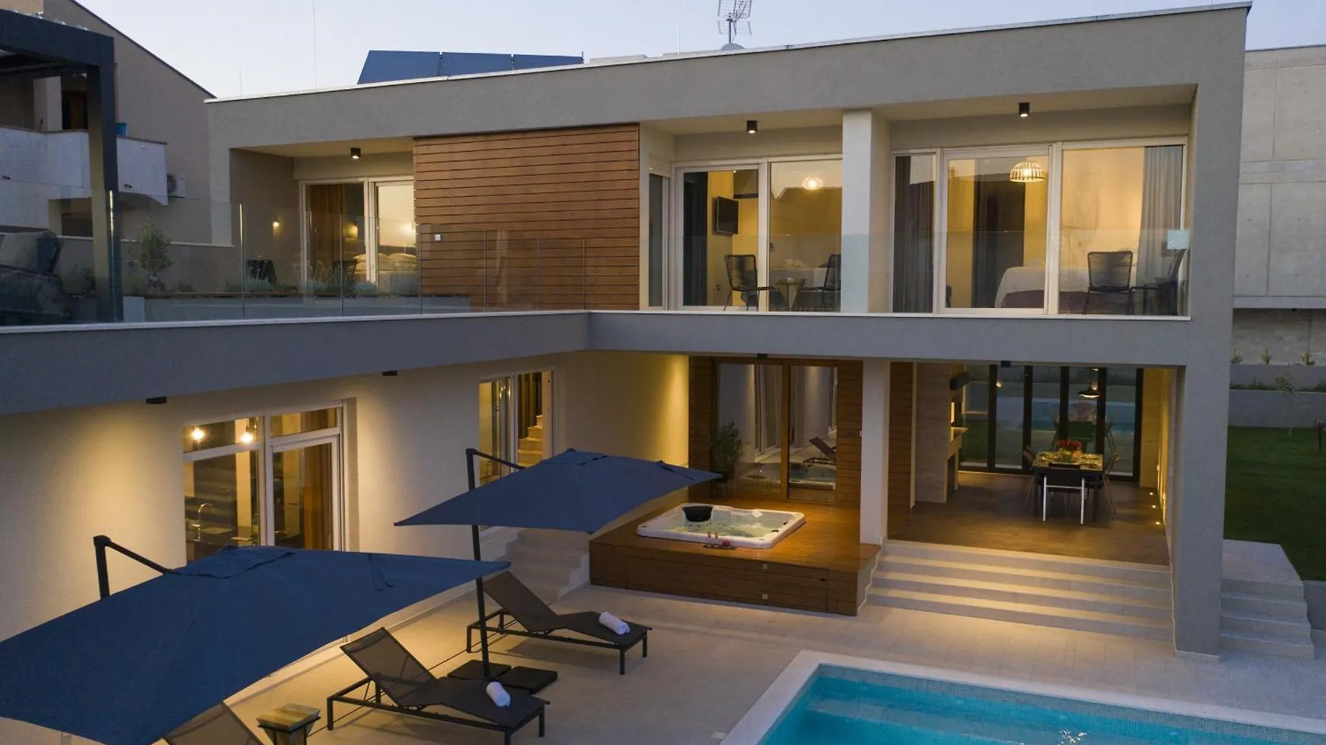 Villa Mary Lou With Heated Pool Zadar