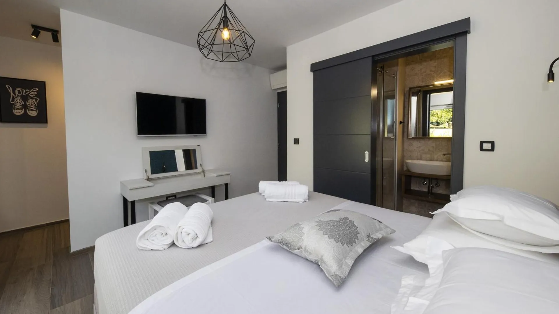 Villa Mary Lou With Heated Pool Zadar
