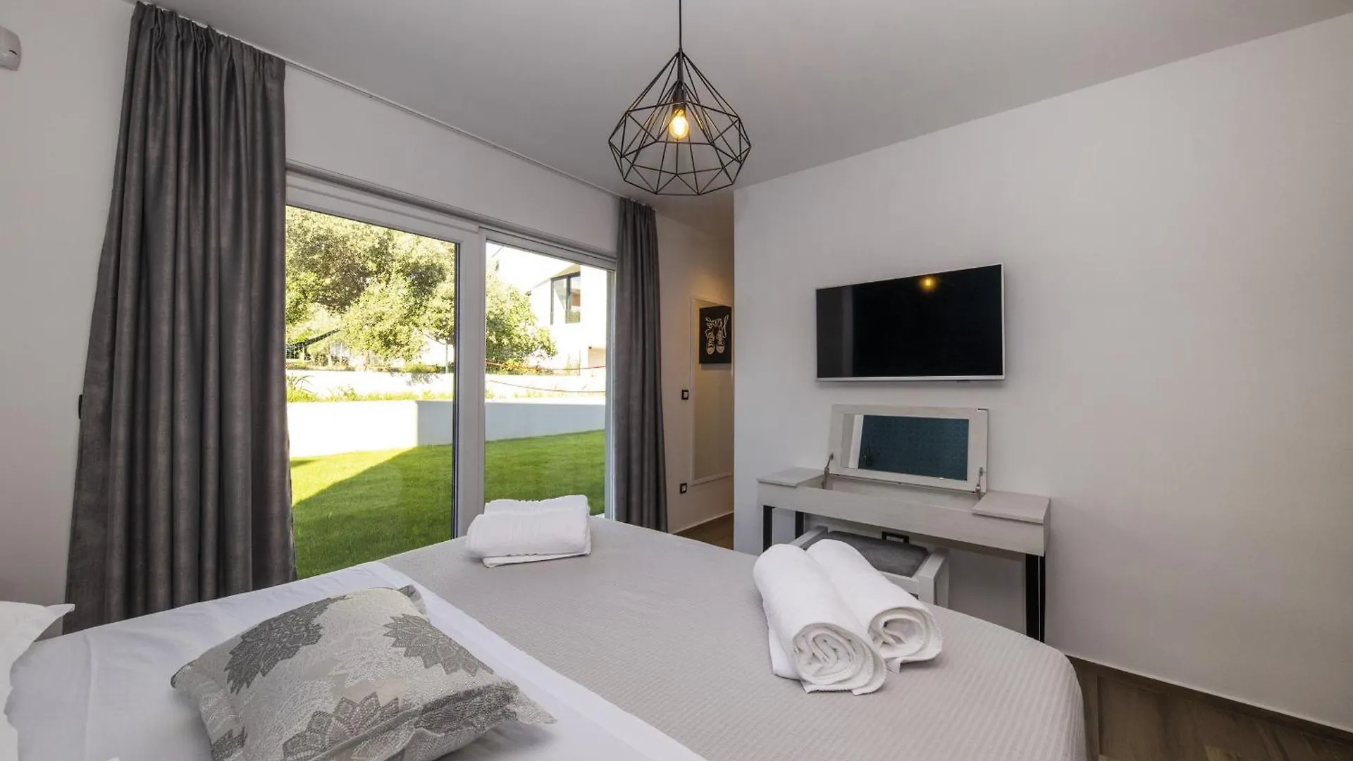 Villa Mary Lou With Heated Pool Zadar