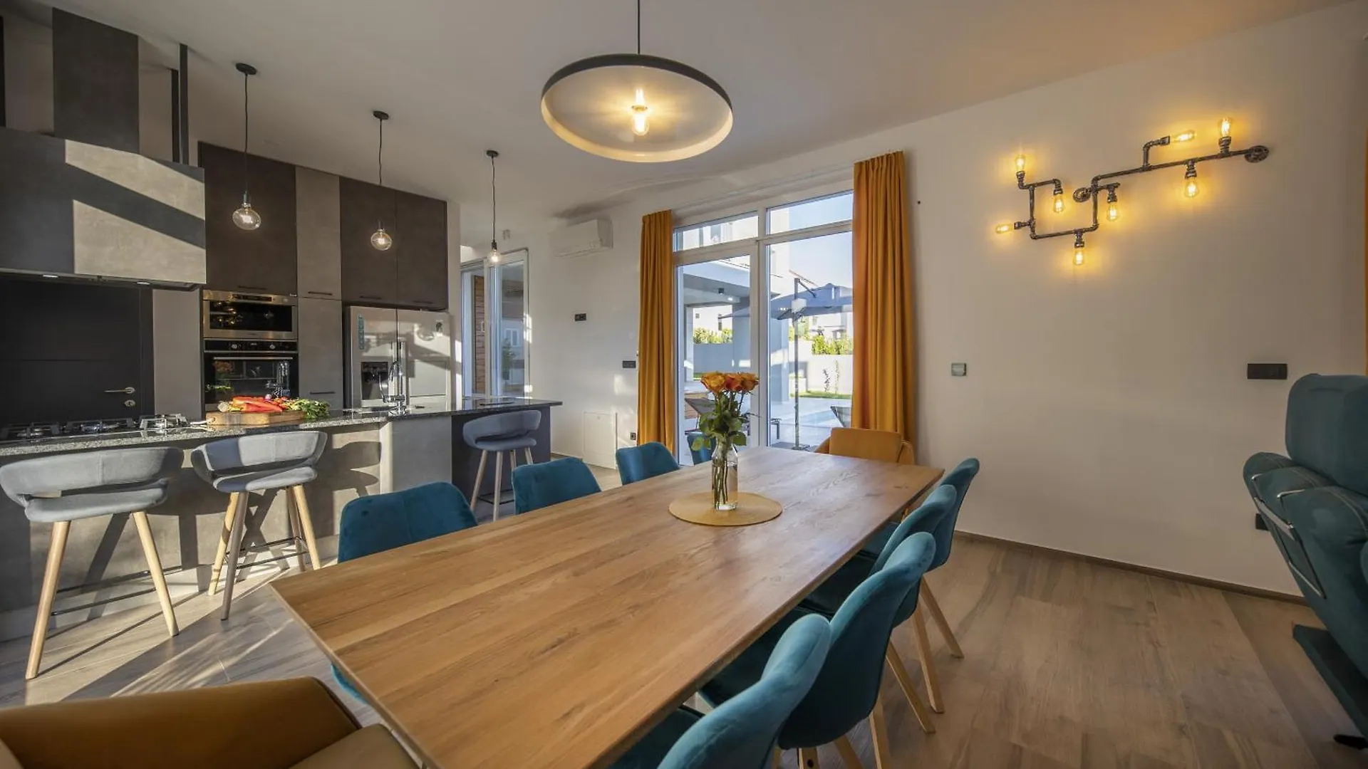 Villa Mary Lou With Heated Pool Zadar