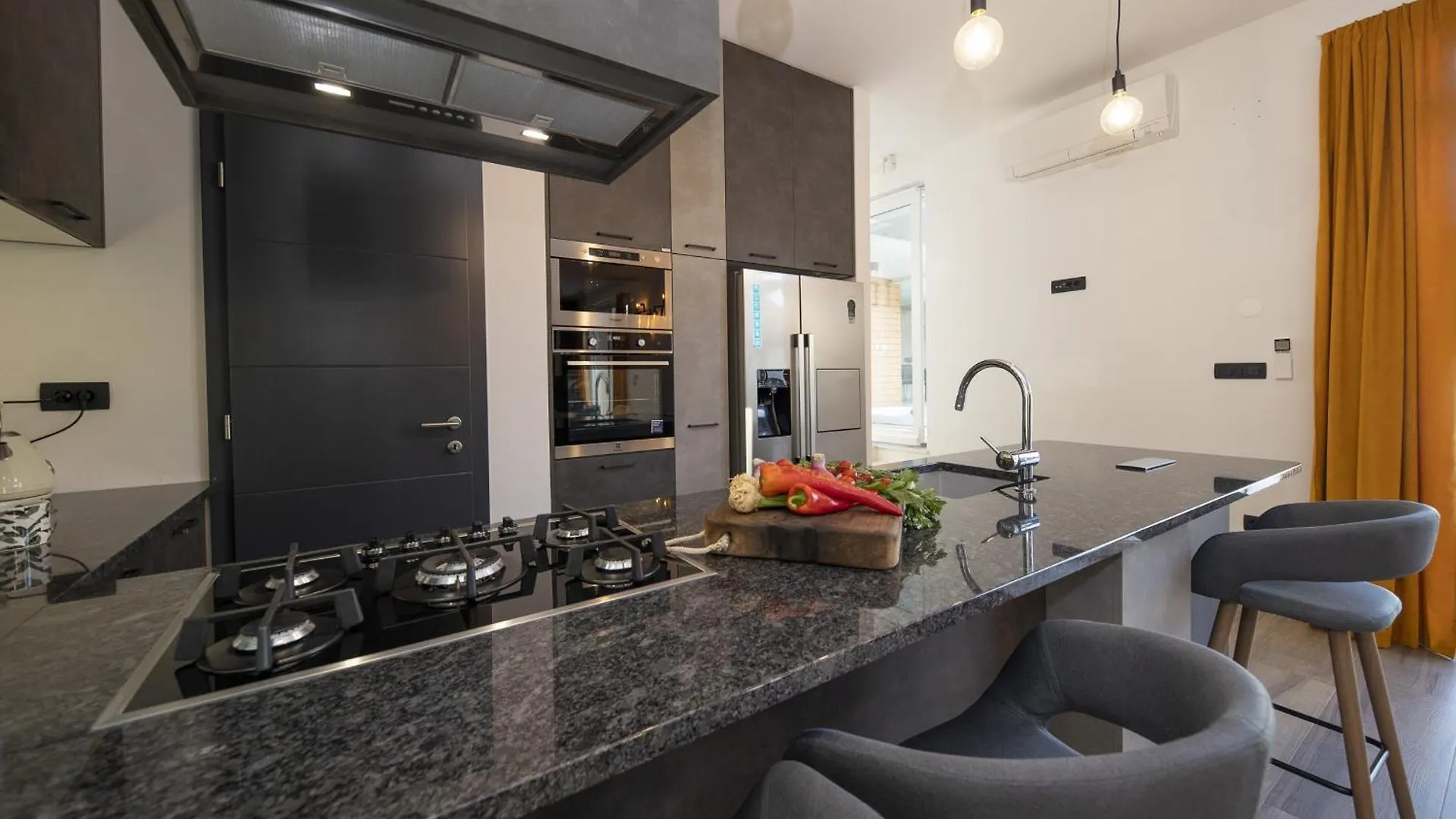 Villa Mary Lou With Heated Pool Zadar