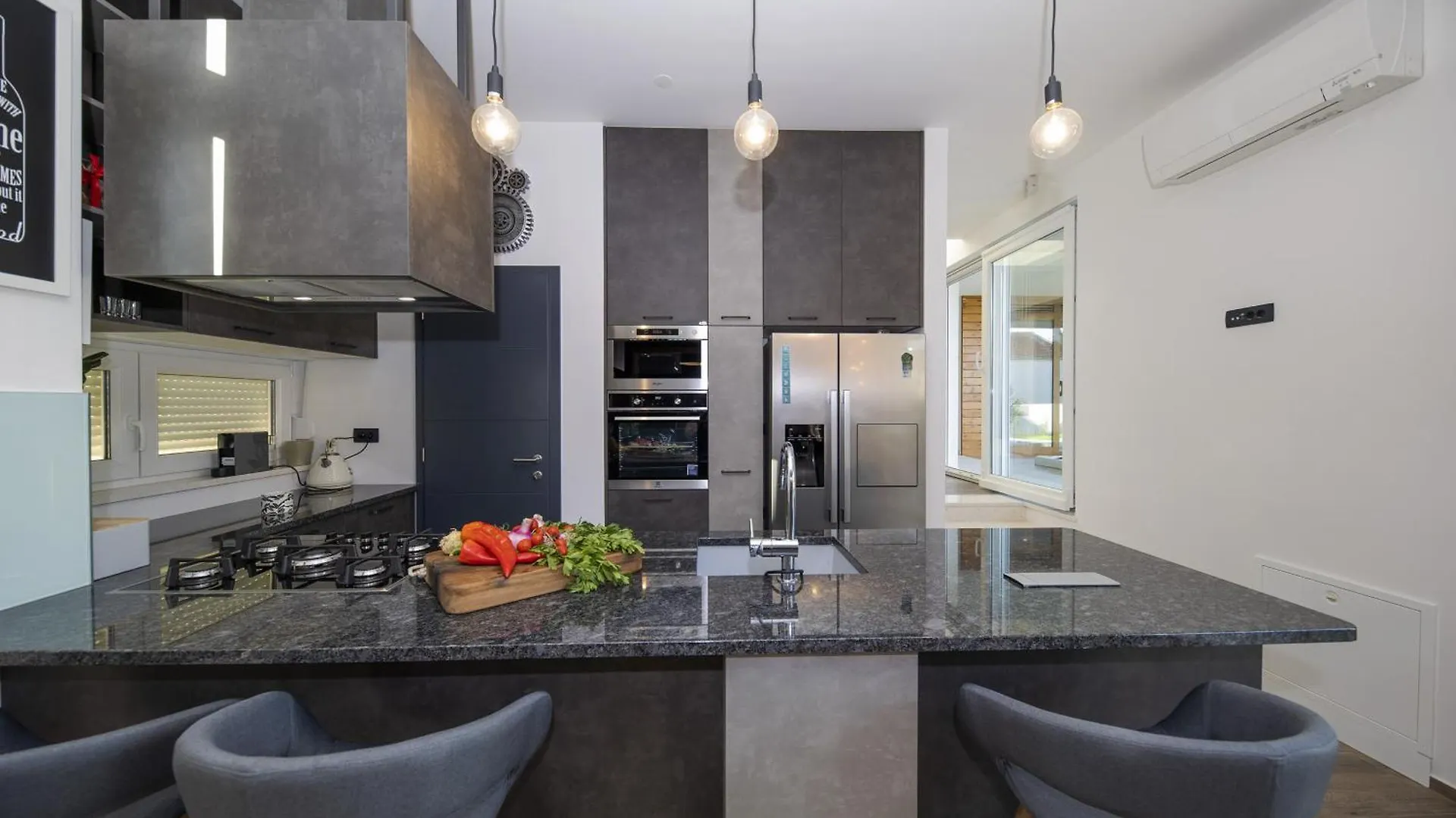 Villa Mary Lou With Heated Pool Zadar