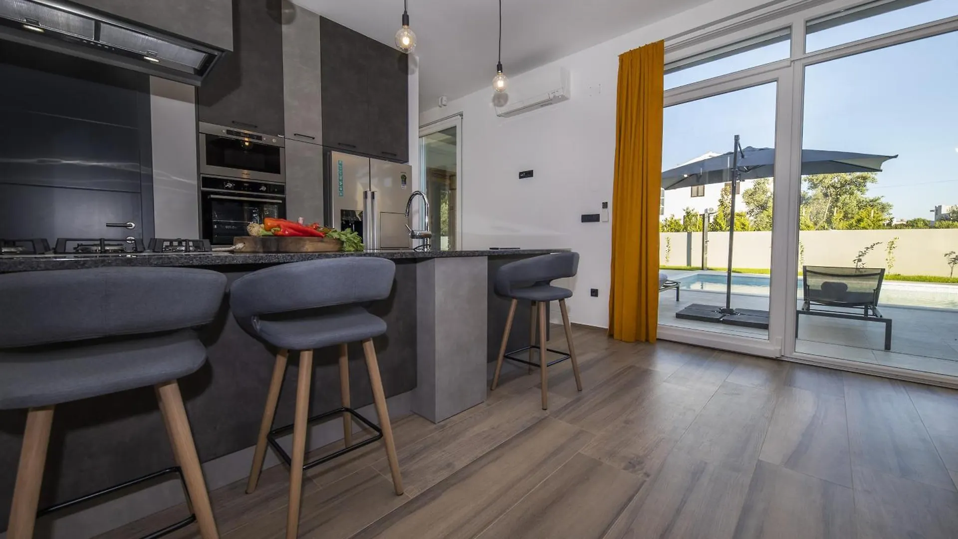 Villa Mary Lou With Heated Pool Zadar