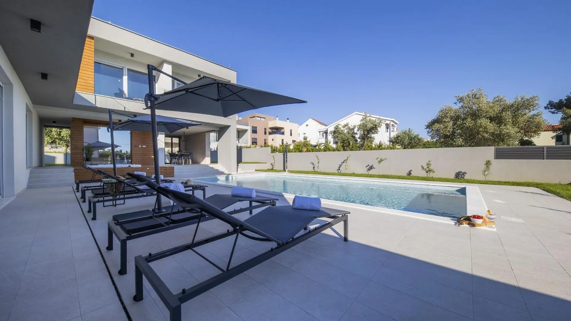 Villa Mary Lou With Heated Pool Zadar 0*,