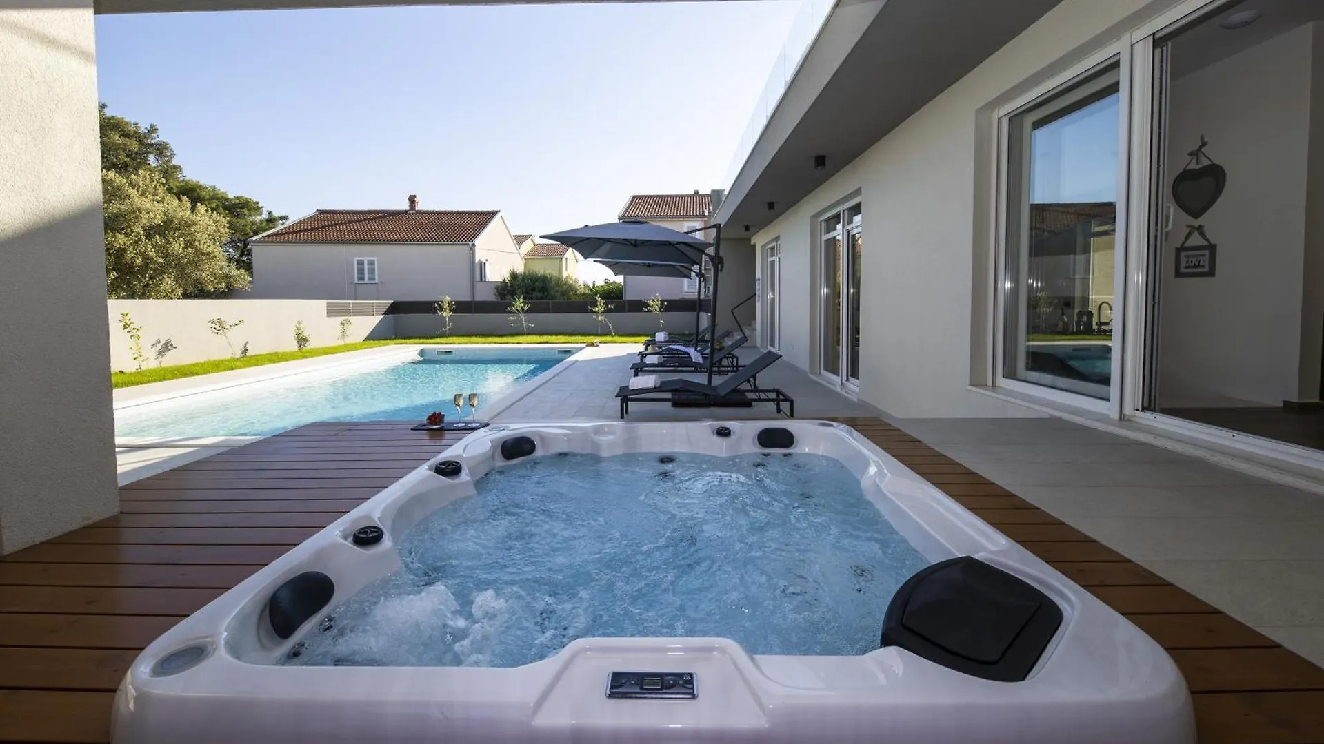 Villa Mary Lou With Heated Pool Zadar