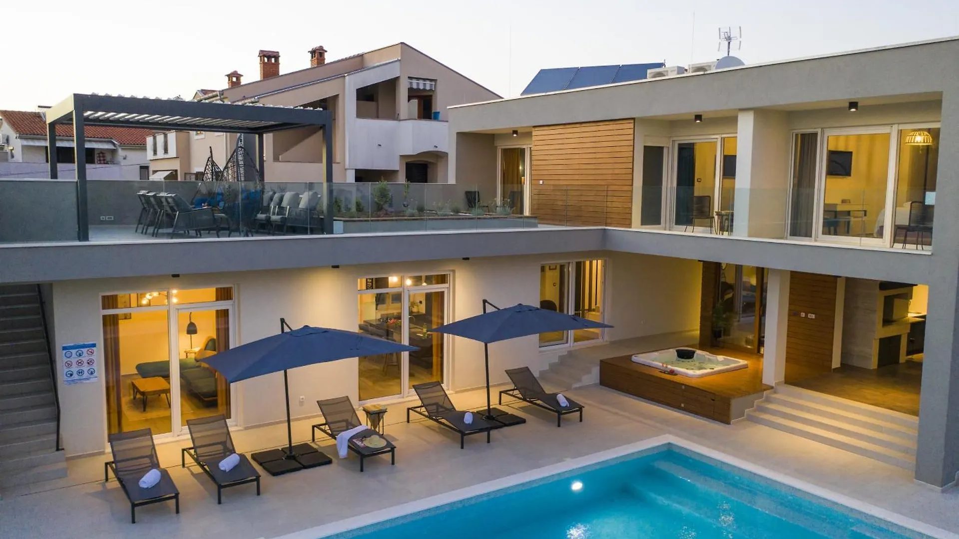 Villa Mary Lou With Heated Pool Zadar